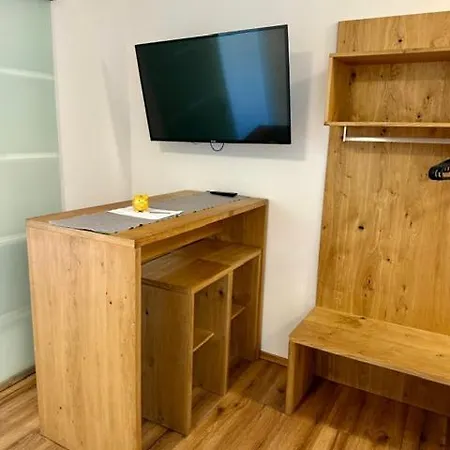 Lercher Hotel apartamentowy 3*